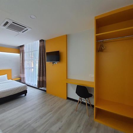 Paradian Hotel เซเรมบัน ภายนอก รูปภาพ