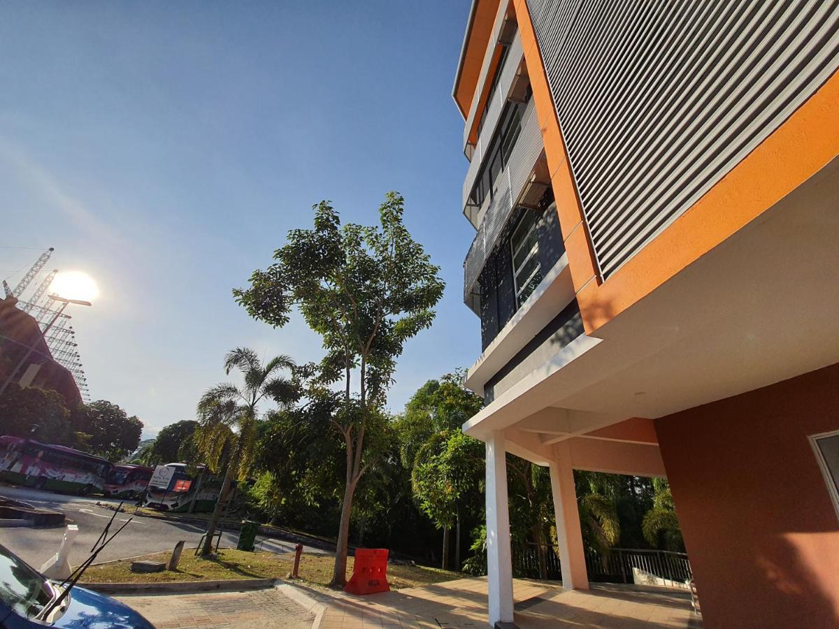 Paradian Hotel เซเรมบัน ภายนอก รูปภาพ