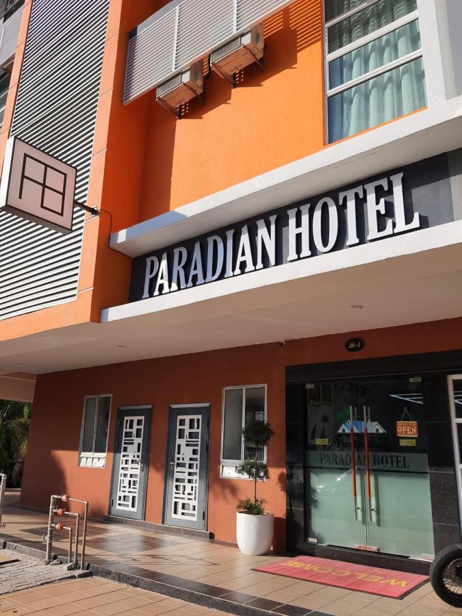 Paradian Hotel เซเรมบัน ภายนอก รูปภาพ